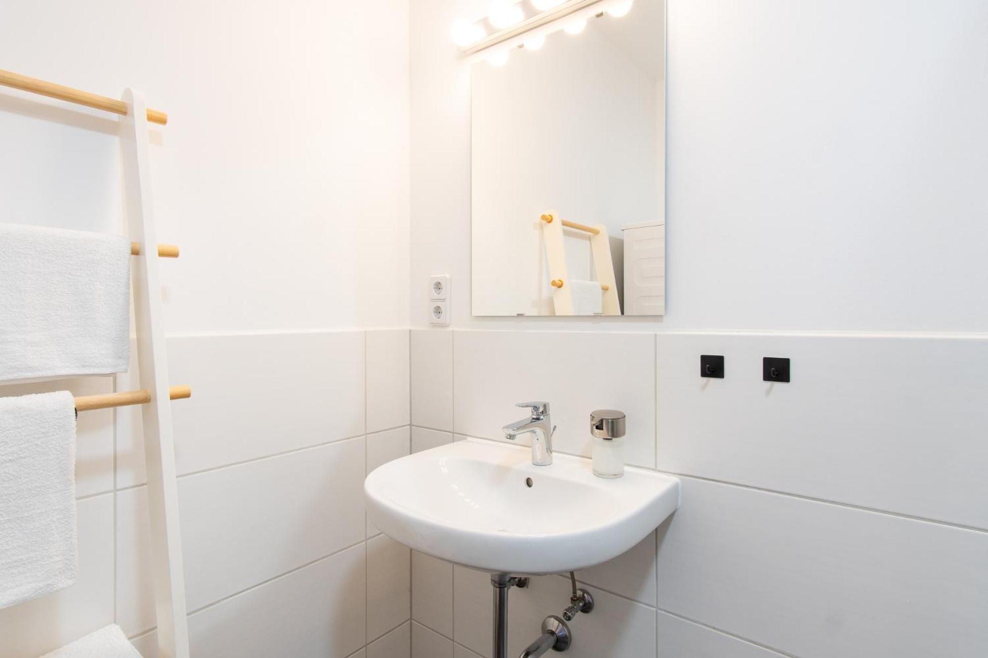 Luxurioeses Apartment, 10Min Innenstadt, Parkplatz Érfurt Exterior foto